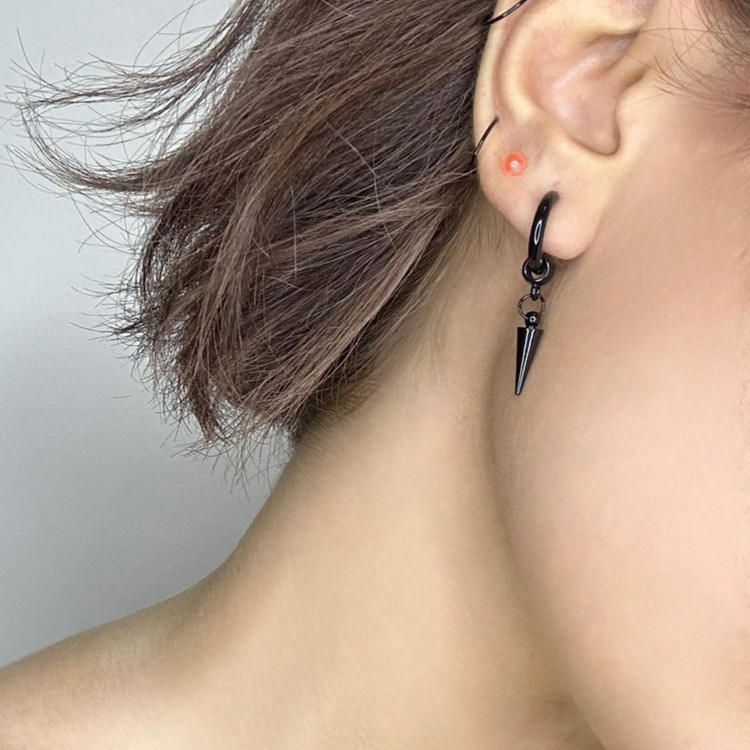 گوشواره آویز نیزه مشکی