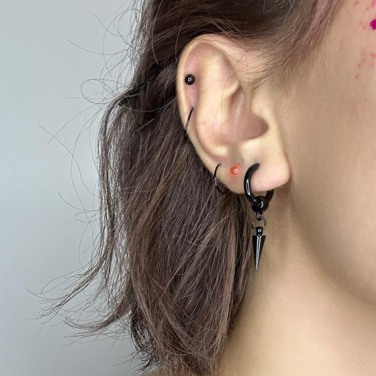 گوشواره آویز نیزه مشکی