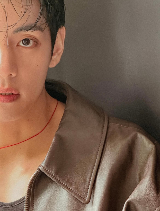 گردنبند قرمز تهیونگ بی تی اس BTS دستساز نماد عشق و انرژی یونیسکس