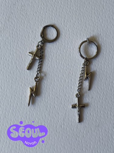 گوشواره و پیرسینگ یونیسکس استیل طرح رعد و برق و صلیب