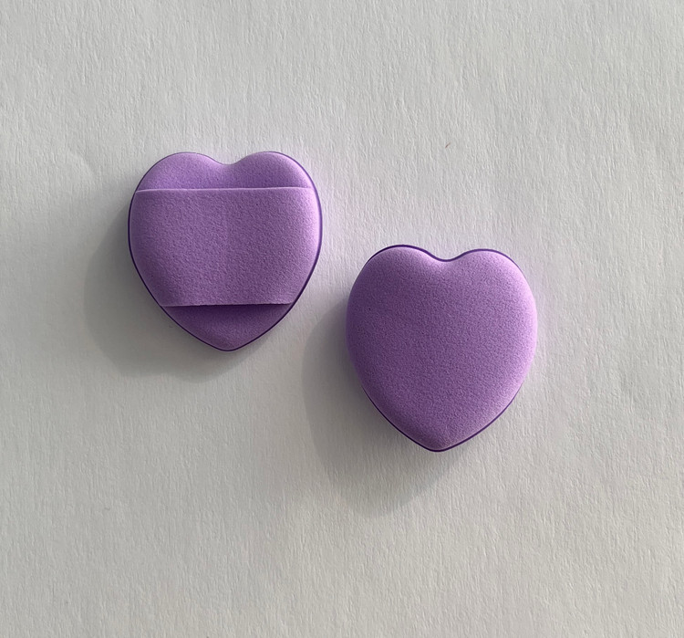 پد انگشتی آرایش چشم و کانسیلر مدل قلبی