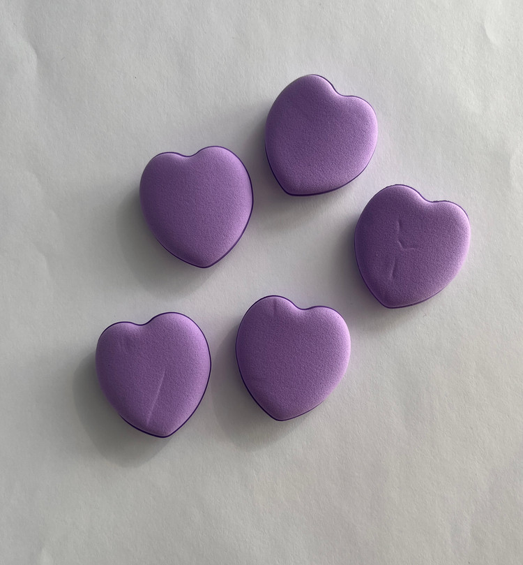 پد انگشتی آرایش چشم و کانسیلر مدل قلبی